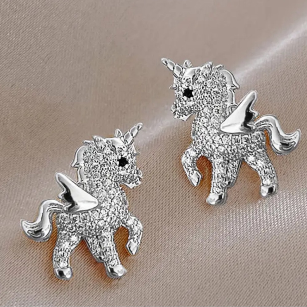 Exquisitely Adorable S925 Silver Unicorn Studs with Expressive Eyes Earrings